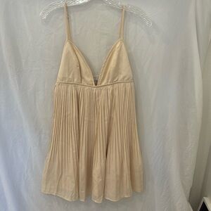 Tobi brand cream short babydoll Pleated Mini Dress sz Medium